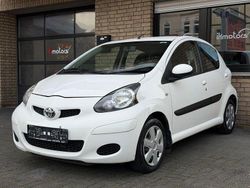 Weiß Gebraucht 2010 Toyota Aygo City Kleinwagen | 1.990 € (Fairer Preis)