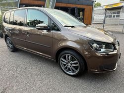 Braun Gebraucht 2011 VW Touran Trendline Van / Kleinbus | 4.390 € (Fairer Preis)