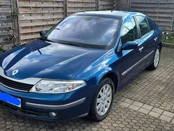 Blau Gebraucht 2002 Renault Laguna II Limousine | 850 €