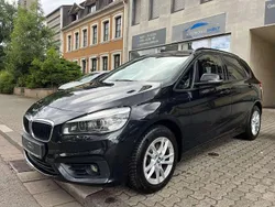 Black sapphire metallic Gebraucht 2017 BMW 218 Van / Kleinbus | 9.950 € (Superpreis)