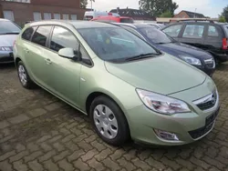 Grün Gebraucht 2011 Opel Astra Design Edition Kombi | 4.900 € (Fairer Preis)
