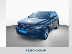Deep black perleffekt Gebraucht 2024 VW Tiguan Allspace R-line SUV | 46.790 € (Fairer Preis)