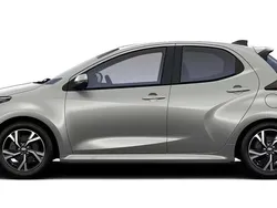 Shimmering silver meta... Neu 2025 Toyota Yaris Hybrid Kleinwagen | 22.916 € (Superpreis)