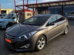 Grau Gebraucht 2014 Hyundai i40 Premium Kombi | 14.900 €