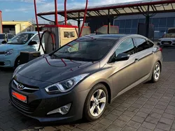 Grau Gebraucht 2014 Hyundai i40 Premium Kombi | 14.900 €