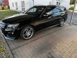 Schwarz Gebraucht 2017 Mercedes E220 AMG Kombi | 19.399 € (Guter Preis)