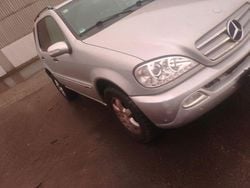 Silber Gebraucht 2003 Mercedes ML350 SUV | 2.199 €