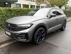 Grau Gebraucht 2024 VW Touareg R-line SUV | 75.500 € (Teuer)