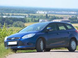 Blau Gebraucht 2014 Ford Focus Trend Kombi | 6.300 € (Etwas zu teuer)