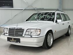 Weiß Gebraucht 1991 Mercedes E300 Kombi | 54.990 €