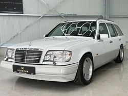 Weiß Gebraucht 1991 Mercedes E300 Kombi | 59.480 €
