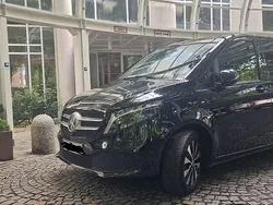 Schwarz Gebraucht 2023 Mercedes E250 Van / Kleinbus | 54.000 €