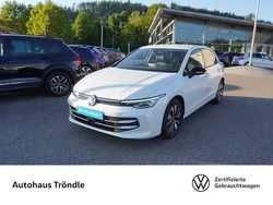 Weiß Gebraucht 2024 VW Golf VIII Goal Limousine | 30.980 € (Superpreis)