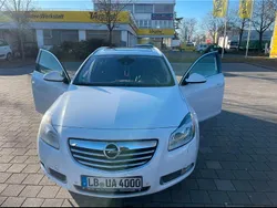 Weiß Gebraucht 2011 Opel Insignia Kombi | 7.000 € (Fairer Preis)