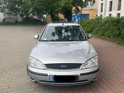 Silber Gebraucht 2002 Ford Mondeo Ghia Limousine | 2.400 € (Fairer Preis)