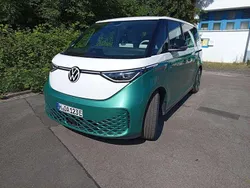 Grün Gebraucht 2024 VW ID. Buzz Pro Van | 53.990 € (Fairer Preis)