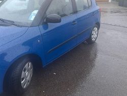 Blau Gebraucht 2009 Skoda Fabia Kleinwagen | 2.500 € (Fairer Preis)