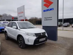 Cool white pearl Neu 2025 Suzuki Vitara Comfort+ SUV | 27.840 € (Teuer)