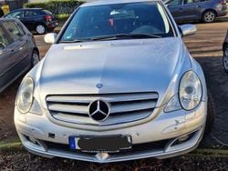 Grau Gebraucht 2007 Mercedes R320 Van / Kleinbus | 3.500 € (Superpreis)
