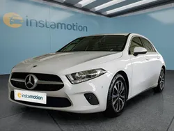 Weiß Gebraucht 2022 Mercedes A180 Limousine | 26.749 € (Fairer Preis)