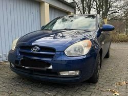 Blau Gebraucht 2005 Hyundai Accent Kleinwagen | 800 €