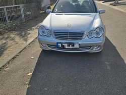Silber Gebraucht 2006 Mercedes C220 Limousine | 4.500 €