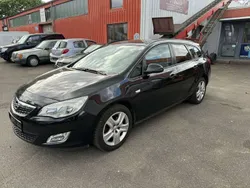 Schwarz Gebraucht 2011 Opel Astra Sport Kombi | 2.699 € (Teuer)
