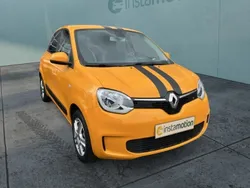 Gelb Gebraucht 2019 Renault Twingo LIMITED Kleinwagen | 10.140 € (Etwas zu teuer)