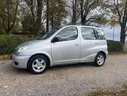 Blau Gebraucht 2001 Toyota Yaris Sol Kombi | 3.850 € (Teuer)