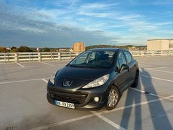Grau Gebraucht 2010 Peugeot 207 Kleinwagen | 2.600 €