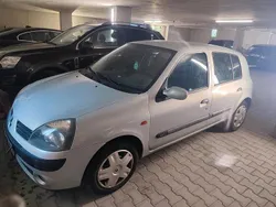 Silber Gebraucht 2004 Renault Clio II Kleinwagen | 1.100 € (Superpreis)