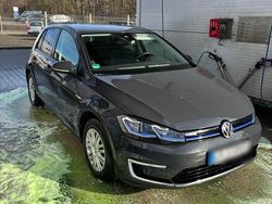 Grau Gebraucht 2018 VW Golf Limousine | 12.000 €