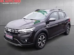 Schwarz Gebraucht 2023 Dacia Sandero Expression Kleinwagen | 15.899 € (Fairer Preis)