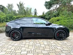Schwarz Gebraucht 2022 Tesla Model Y Performance SUV | 35.990 € (Fairer Preis)