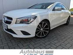 Weiß Gebraucht 2013 Mercedes CLA180 Urban Limousine | 14.990 € (Fairer Preis)