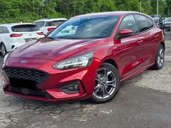 Rot Gebraucht 2021 Ford Focus ST-Line Limousine | 16.100 € (Superpreis)