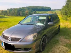 Grau Gebraucht 2006 Mitsubishi Lancer Kombi | 600 €