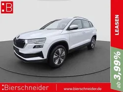 Moonweiss (metallic) Gebraucht 2024 Skoda Karoq Selection SUV | 25.990 € (Superpreis)