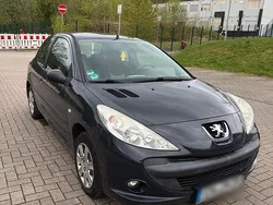 Schwarz Gebraucht 2011 Peugeot 206+ Kleinwagen | 2.500 € (Etwas zu teuer)
