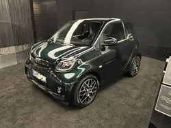 Grün Gebraucht 2023 Smart ForTwo Electric Drive Exclusive Kleinwagen | 15.400 € (Fairer Preis)