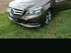 Braun Gebraucht 2016 Mercedes E250 Kombi | 19.500 € (Fairer Preis)