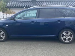 Blau Gebraucht 2005 Toyota Avensis Travel Kombi | 2.700 € (Etwas zu teuer)