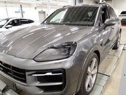 Grau Gebraucht 2024 Porsche Cayenne SUV | 94.990 € (Guter Preis)
