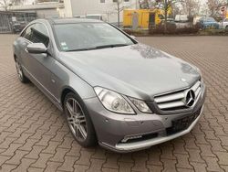 Palladiumsilber metalliclack Gebraucht 2009 Mercedes E350 Sport Coupé | 9.999 € (Etwas zu teuer)