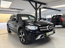 Schwarz Gebraucht 2021 Mercedes GLC300e AMG line SUV | 38.599 € (Fairer Preis)