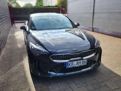Schwarz Gebraucht 2017 Kia Stinger 4 Limousine | 35.000 €