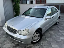 Silber Gebraucht 2004 Mercedes C180 Limousine | 2.750 €
