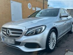 Silber Gebraucht 2015 Mercedes 220 Limousine | 18.999 €