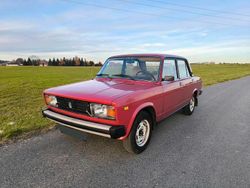 Rot Gebraucht 1991 Lada 2105 Limousine | 2.999 €