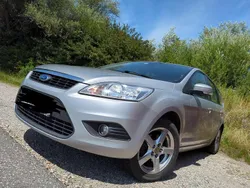 Silber Gebraucht 2010 Ford Focus Titanium Kombi | 2.489 € (Guter Preis)